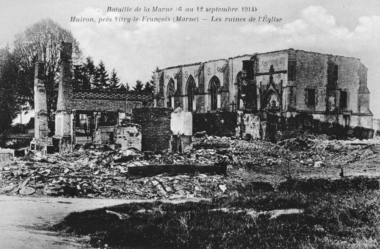 Förstörd kyrka, Huiron, Frankrike, Slaget vid Marne, första världskriget, 1914 av Unbekannt