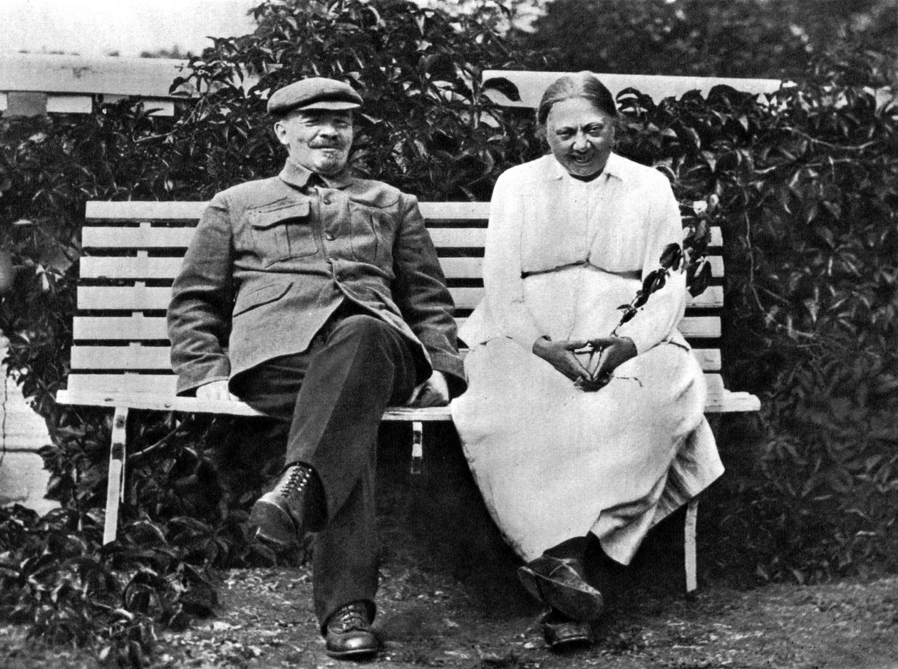 Den ryske bolsjevikledaren Vladimir Lenin och Nadezhda Krupskaya, Gorki, ukrainska SSR, 1922 av Unbekannt
