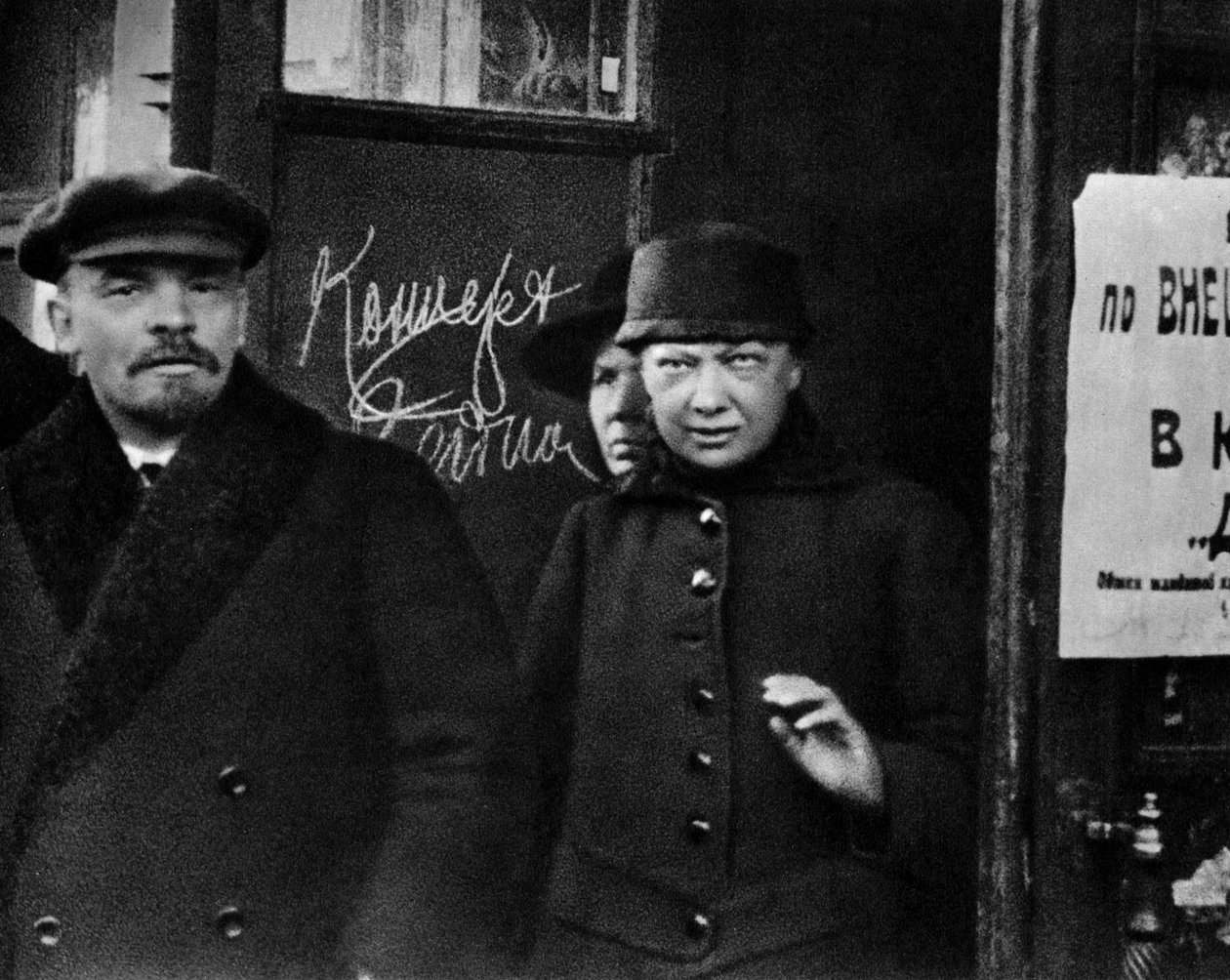 Den ryske bolsjevikledaren Vladimir Lenin och hans fru Nadezhda Krupskaya, Ryssland, 1922 av Unbekannt