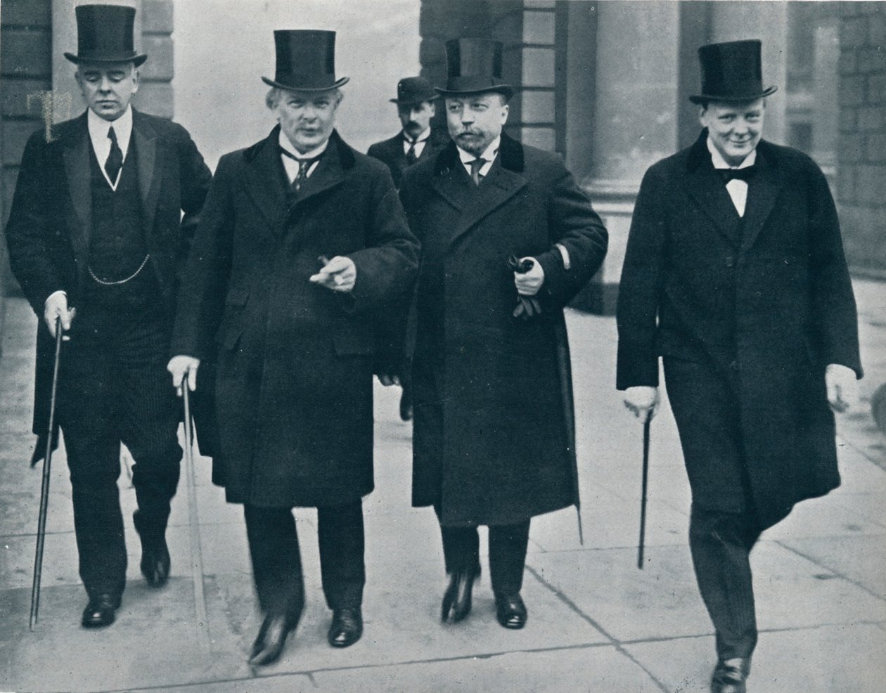 Rysk finansminister i England: M. Bark på väg till underhuset, 1914 av Unbekannt