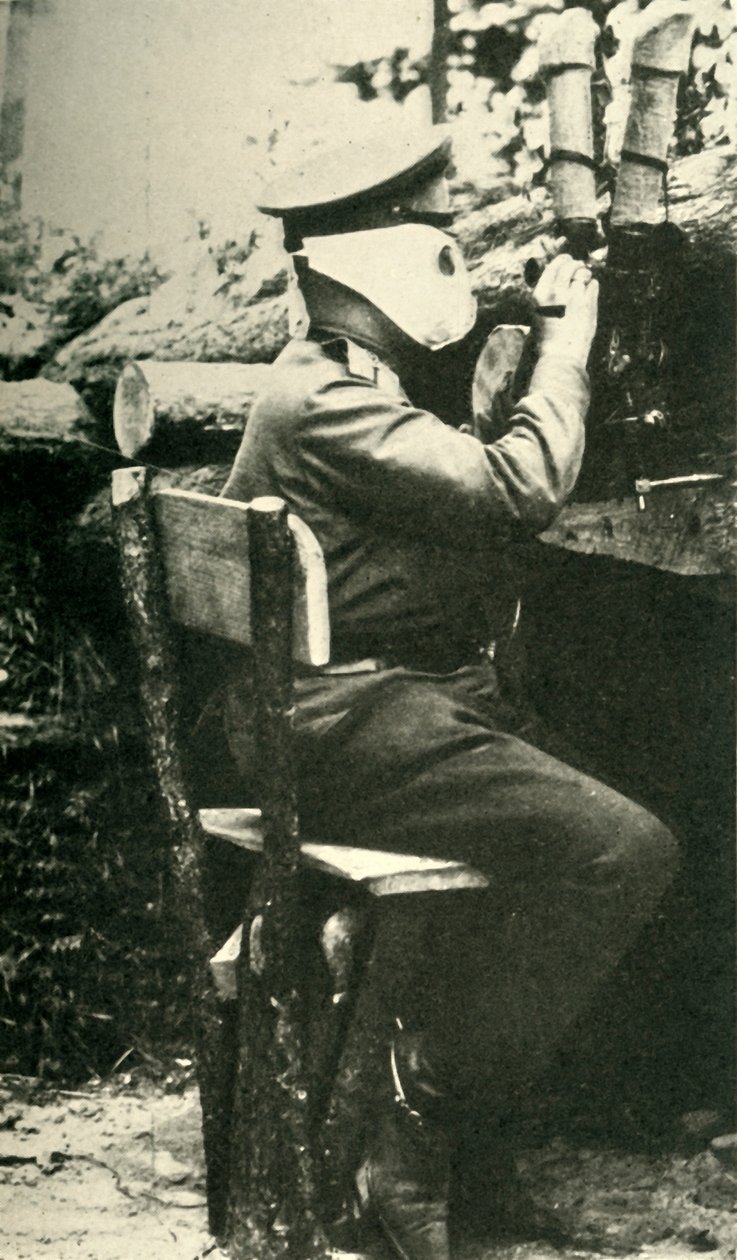 Rysk soldat som använder ett periskopgevär, första världskriget, 1914-1918, c1920. av Unbekannt
