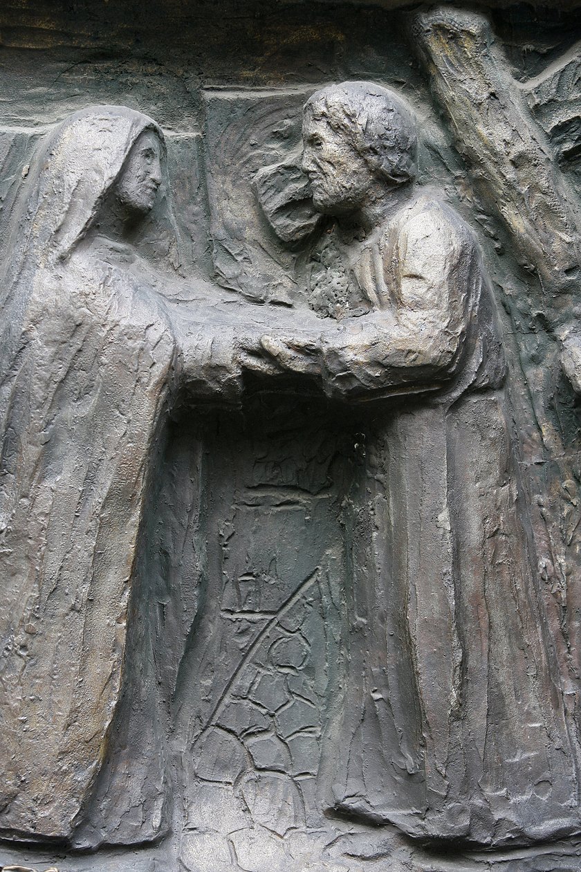 Saint-Pierre de Montmartre kyrka: Notre Dame dörrskulptur: Jesus möter sin mor på Via Dolorosa, Paris, Frankrike av Unbekannt