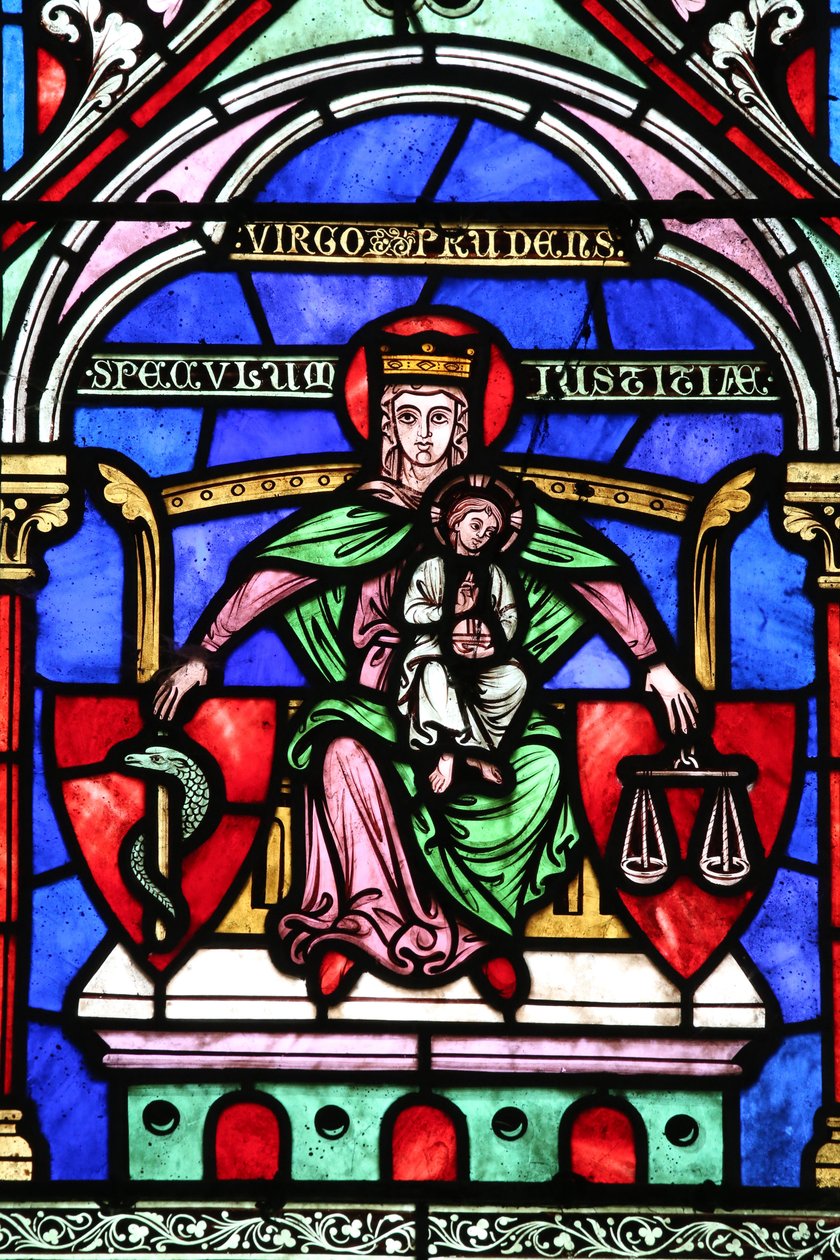 Saint Fargeau kyrka. Fönster i målat glas. Jungfru Maria och Jesusbarnet. Frankrike av Unbekannt