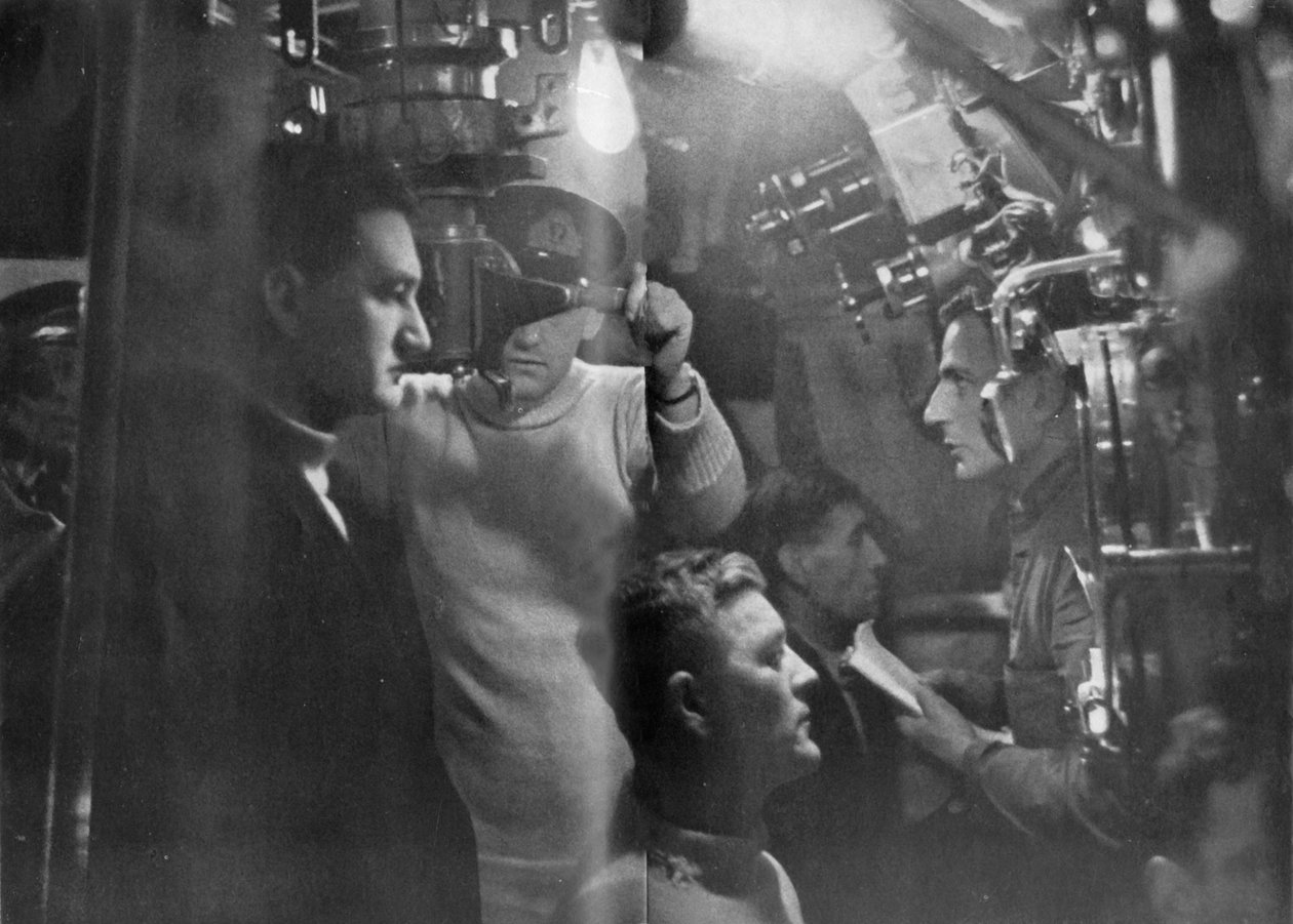 Scen ombord på en brittisk ubåt, andra världskriget, 1945. av Unbekannt
