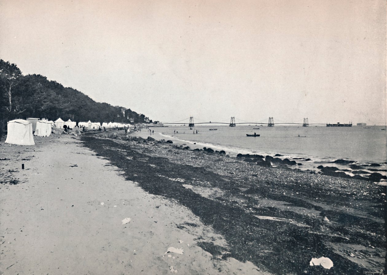 Havsutsikt - The Bathing Beach and Suspension Pier, 1895 av Unbekannt