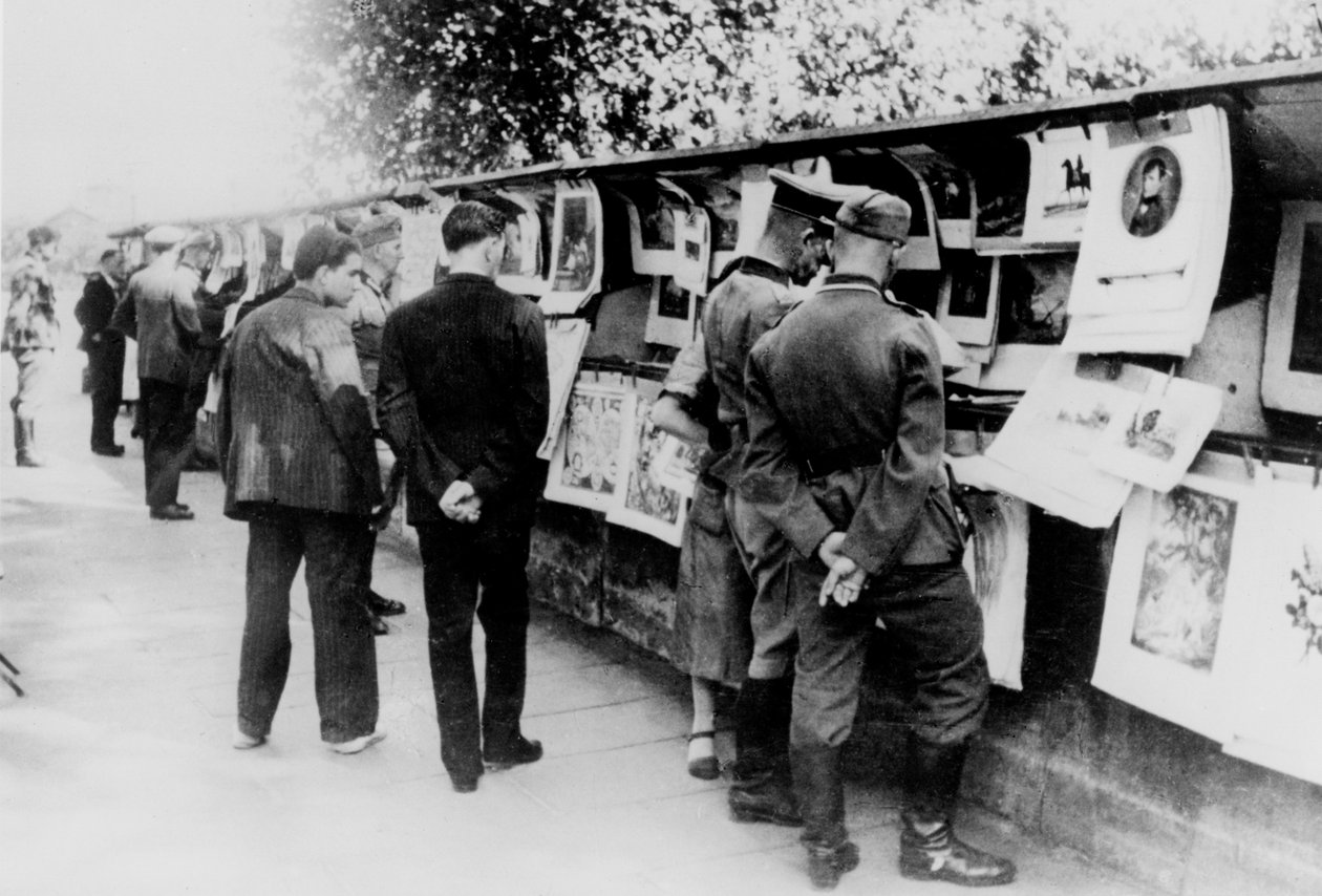 Begagnade bok- och tryckstånd på stranden av Seine, tyskockuperade Paris, 1940 av Unbekannt