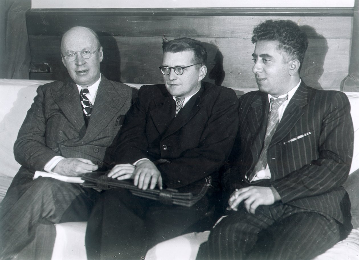 Sergei Prokofiev, Dmitri Shostakovich och Aram Khachaturian, ryska kompositörer, 1945 av Unbekannt