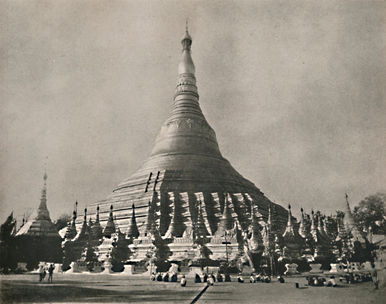 Shwedagon Pagoda, Yangon, 1900. av Unbekannt