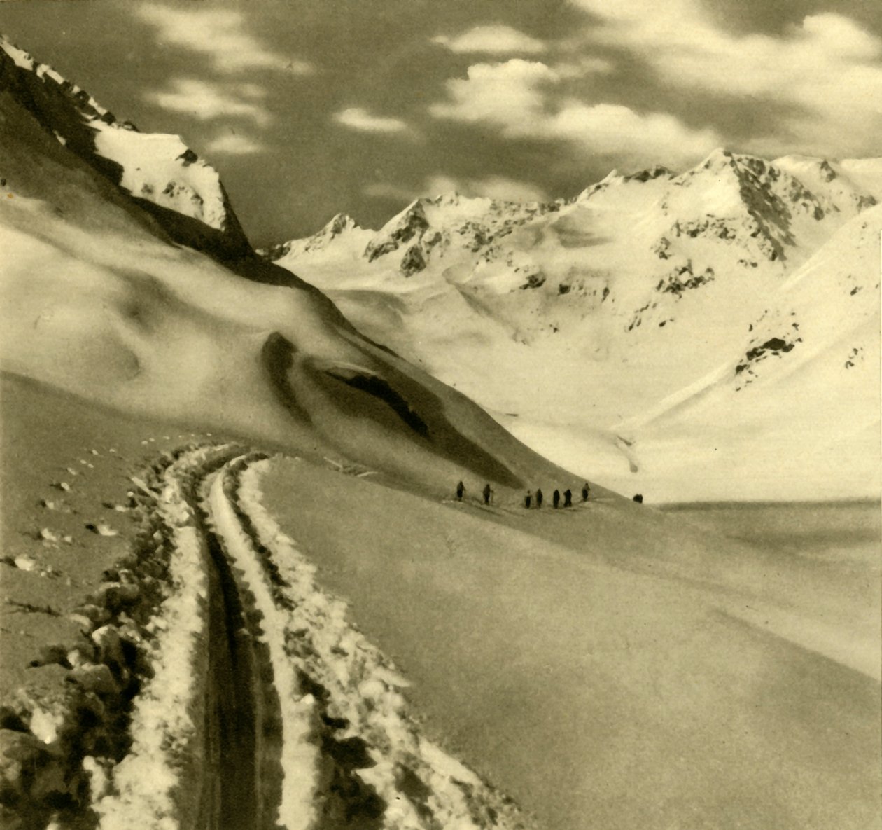Skidåkning på Alpeiner Ferner-glaciären i Stubaialperna, Österrike, c1935. av Unbekannt