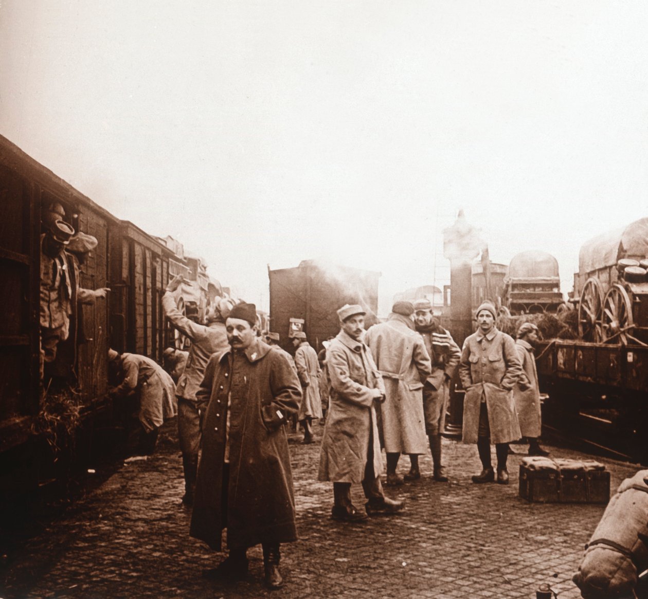 Soldater på väg till Somme, Epernay, norra Frankrike, c1914-c1918 av Unbekannt