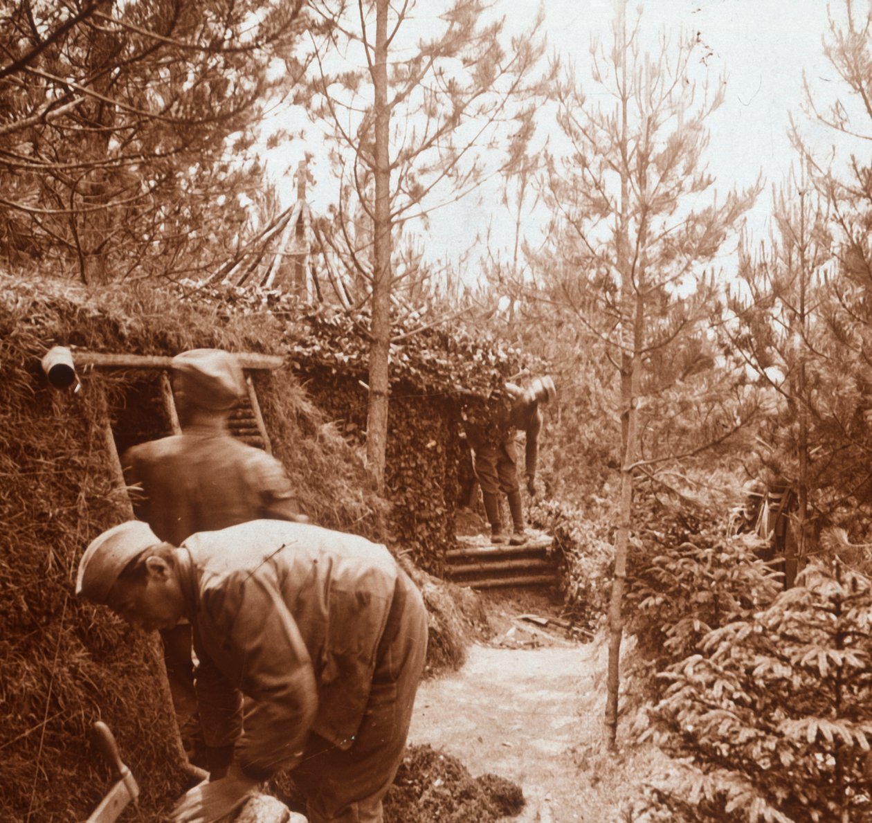 Soldater i jordtäckta skyddsrum, Genicourt, norra Frankrike, c1914-c1918 av Unbekannt