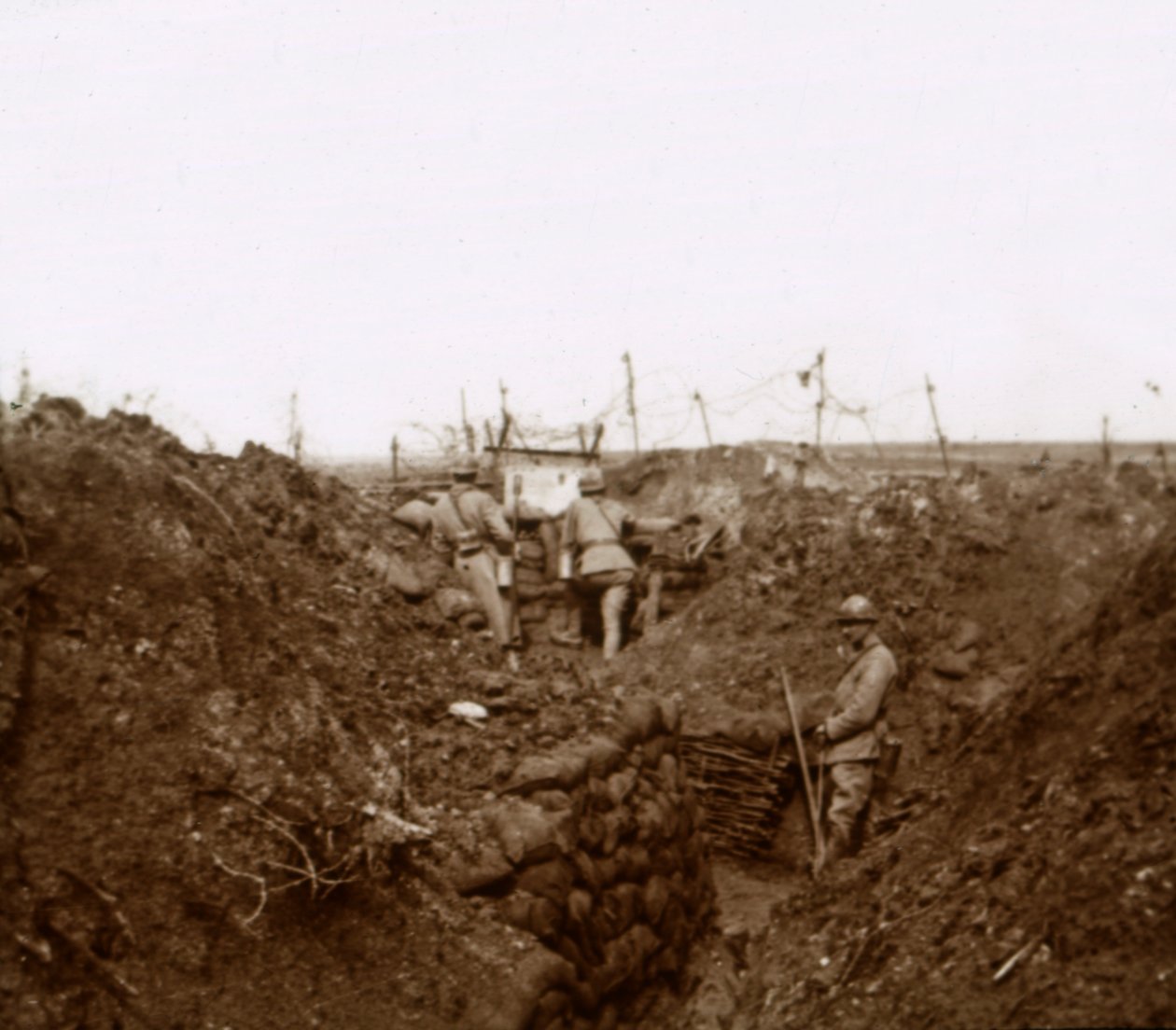 Soldater i skyttegravarna, Massiges, norra Frankrike, c1914-c1918 av Unbekannt