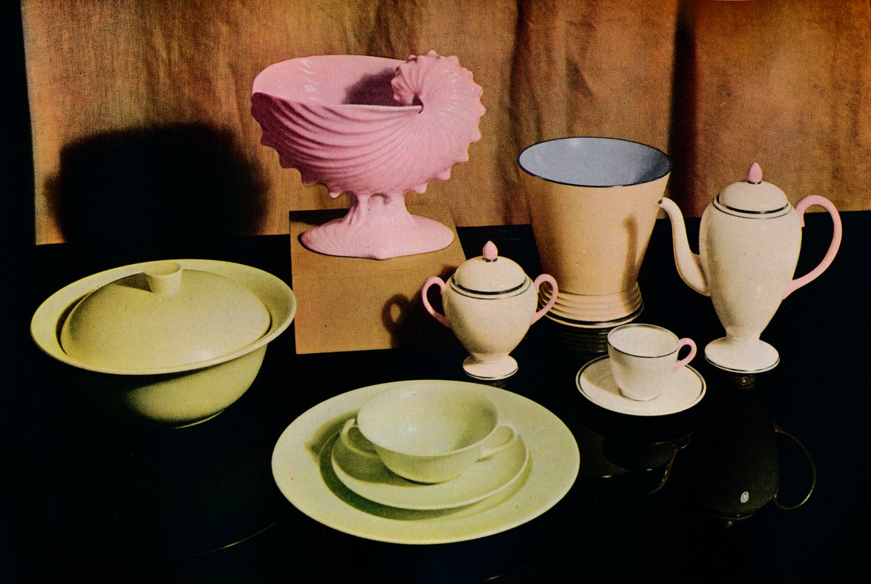 Några av de senaste produkterna från Wedgwood Etruria-fabriken, 1936 av Unbekannt