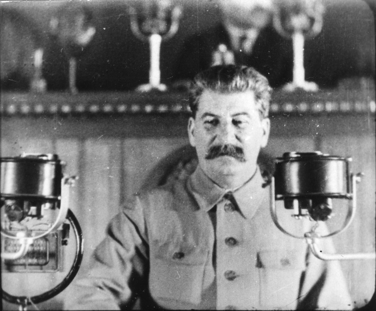Sovjetledaren Joseph Stalin håller ett tal vid kommunistpartiets kongress på 1930-talet av Unbekannt