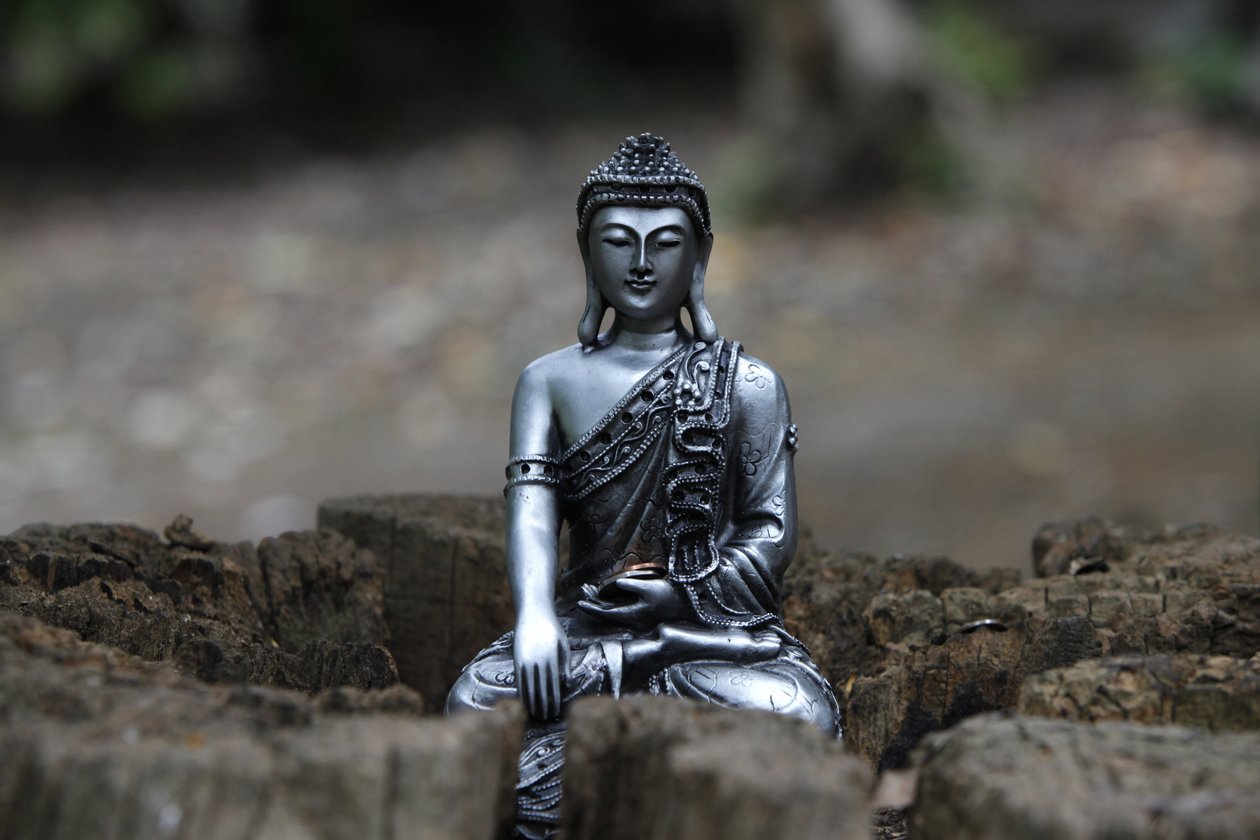 Staty i trädgården av Buddhapadipa-templet, Wimbledon, Grande-Bretagne av Unbekannt