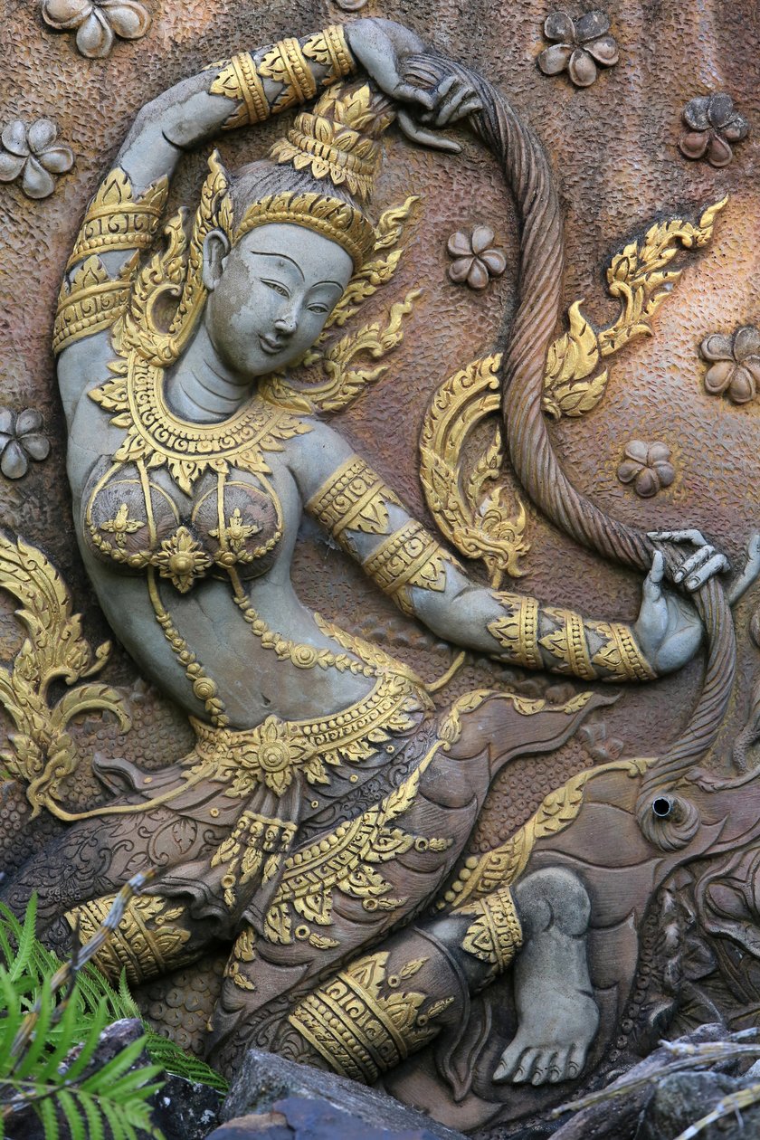 Staty av gudinnan Phra Mae Thorani Earth Goddess Protector of Buddha. Vad Inpeng. Vientiane. Laos, 20151029, Vientiane, Laos av Unbekannt