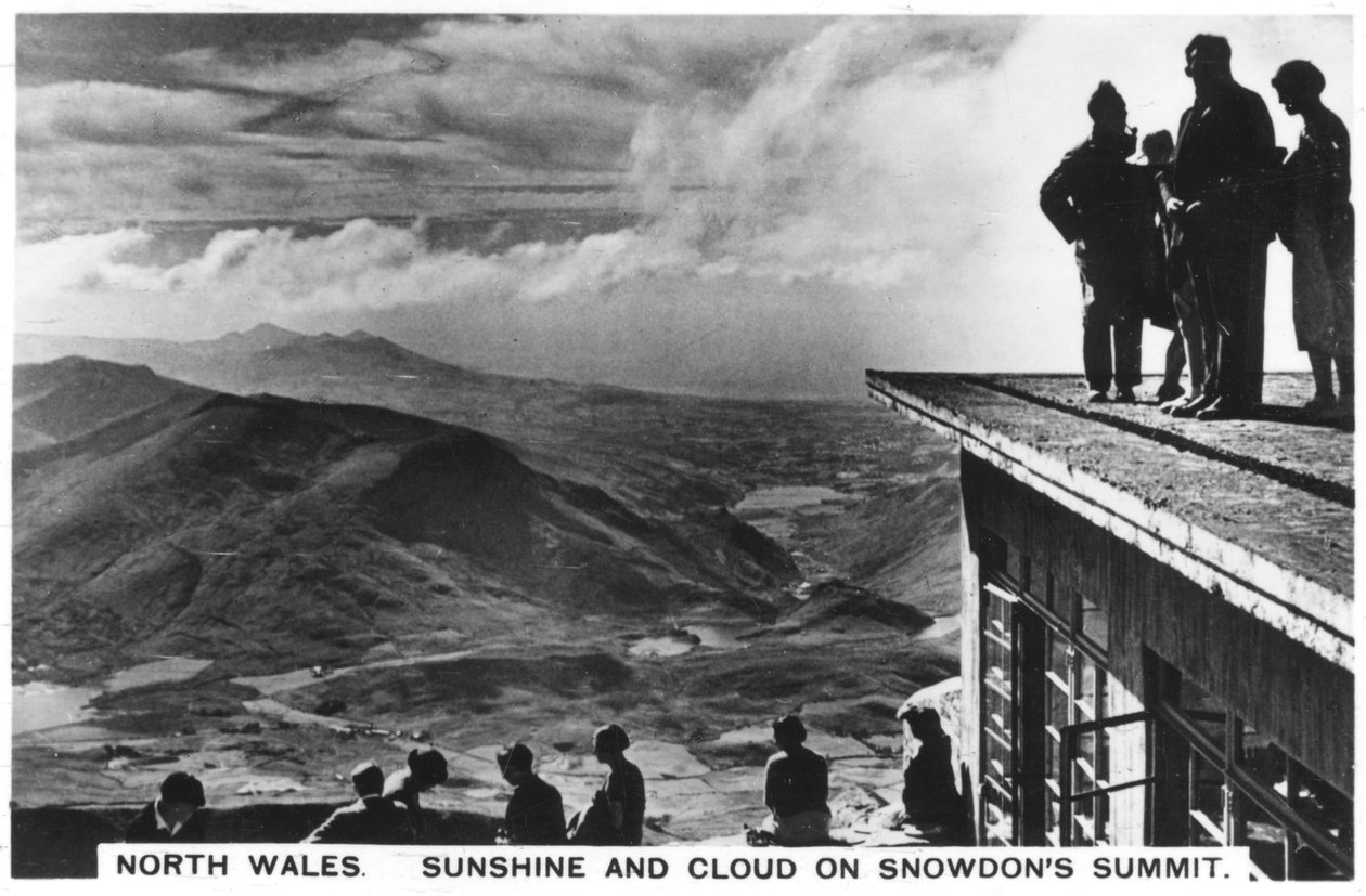 Solsken och moln på Snowdons toppmöte, norra Wales, 1936 av Unbekannt