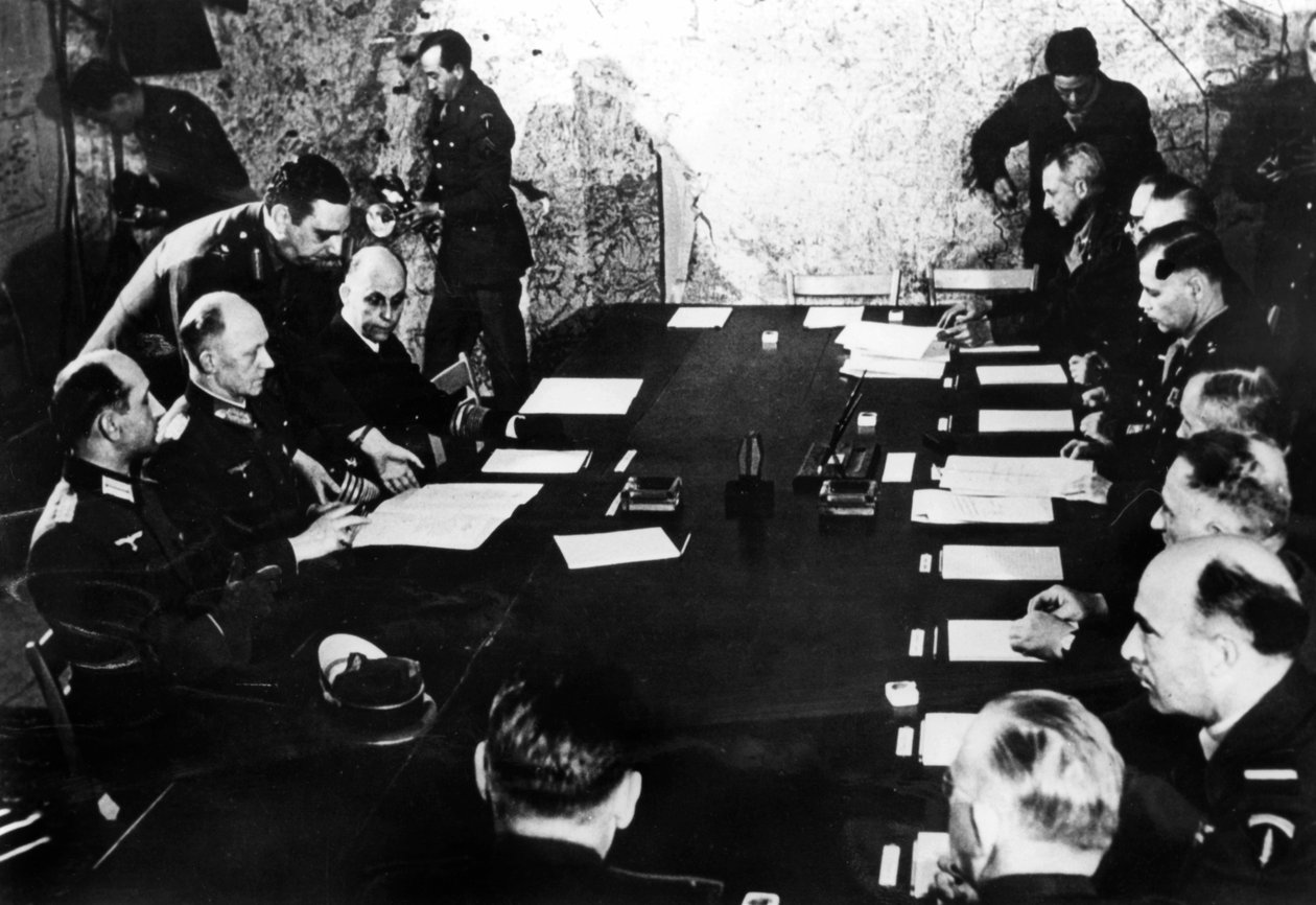 Nazitysklands kapitulation, Reims, Frankrike, 7 maj 1945 av Unbekannt