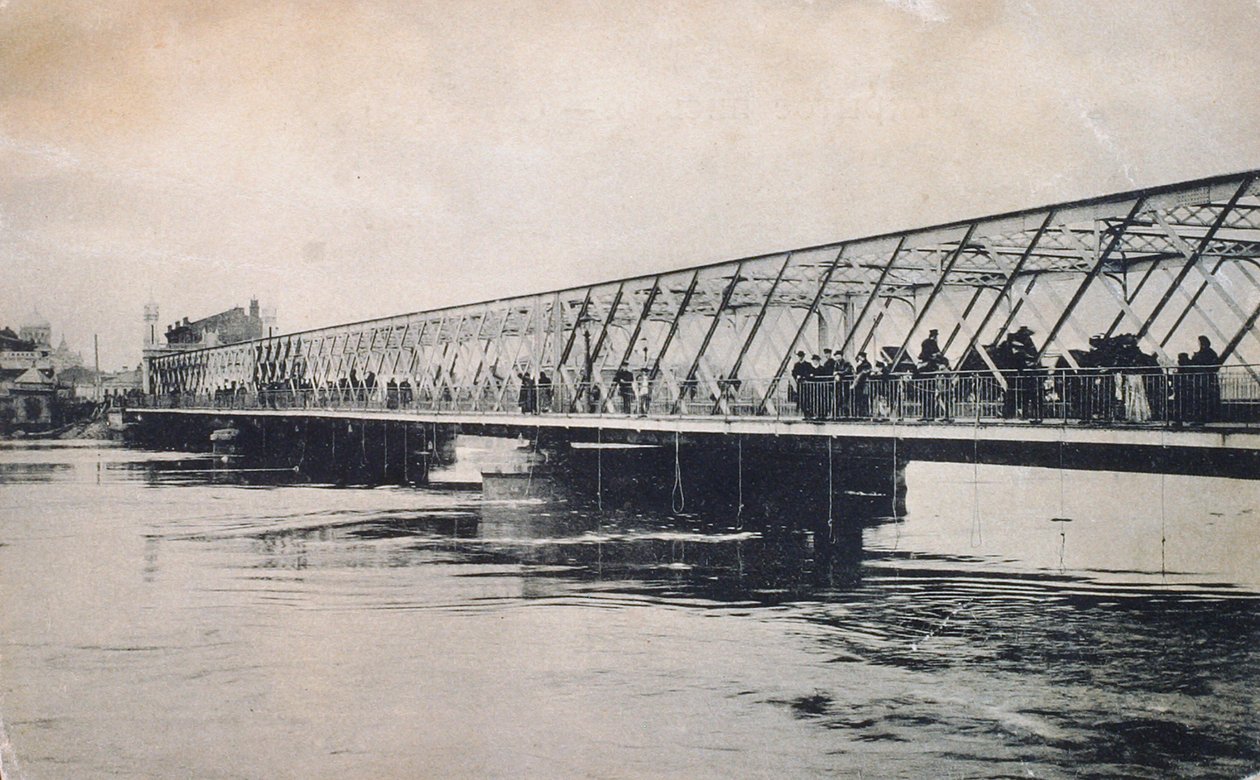 Borodinsky-bron under översvämningen i april 1908, Moskva, Ryssland av Unbekannt