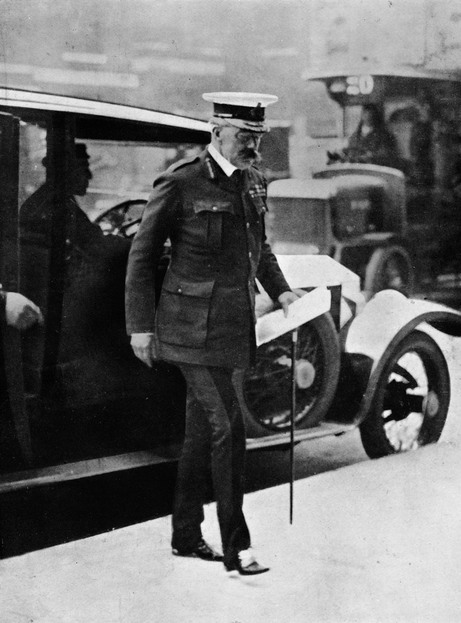 Kabinettskrisen: Lord Kitchener anländer till krigskontoret, 1915 av Unbekannt