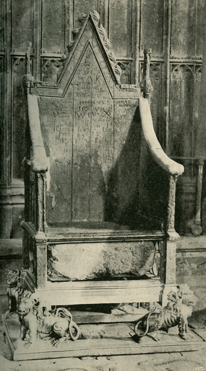 Kröningsstolen, innehållande den antika stenen, 1902. av Unbekannt