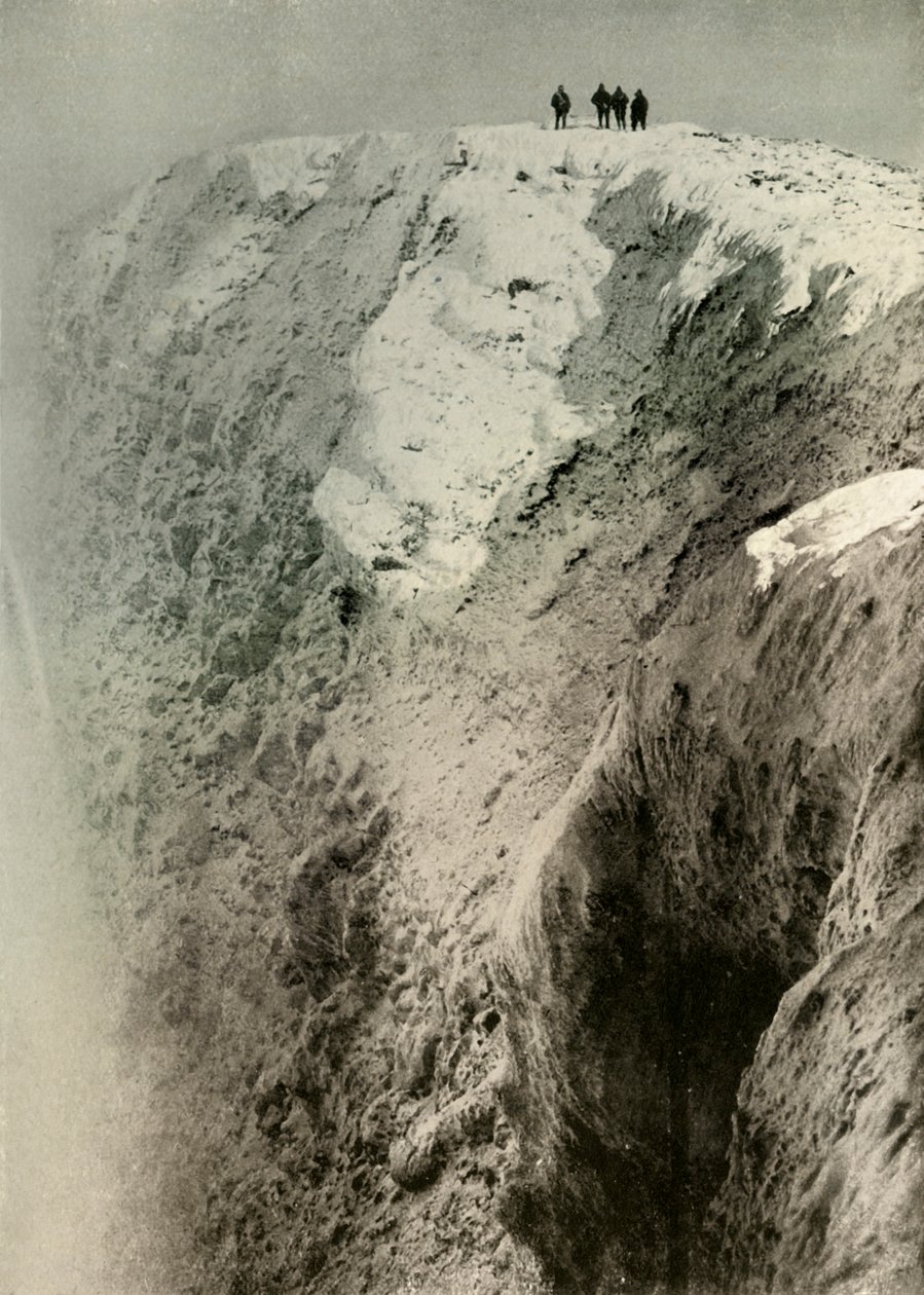 Erebus krater, 900 fot djup och en halv mil bred, 1908, 1909. av Unbekannt