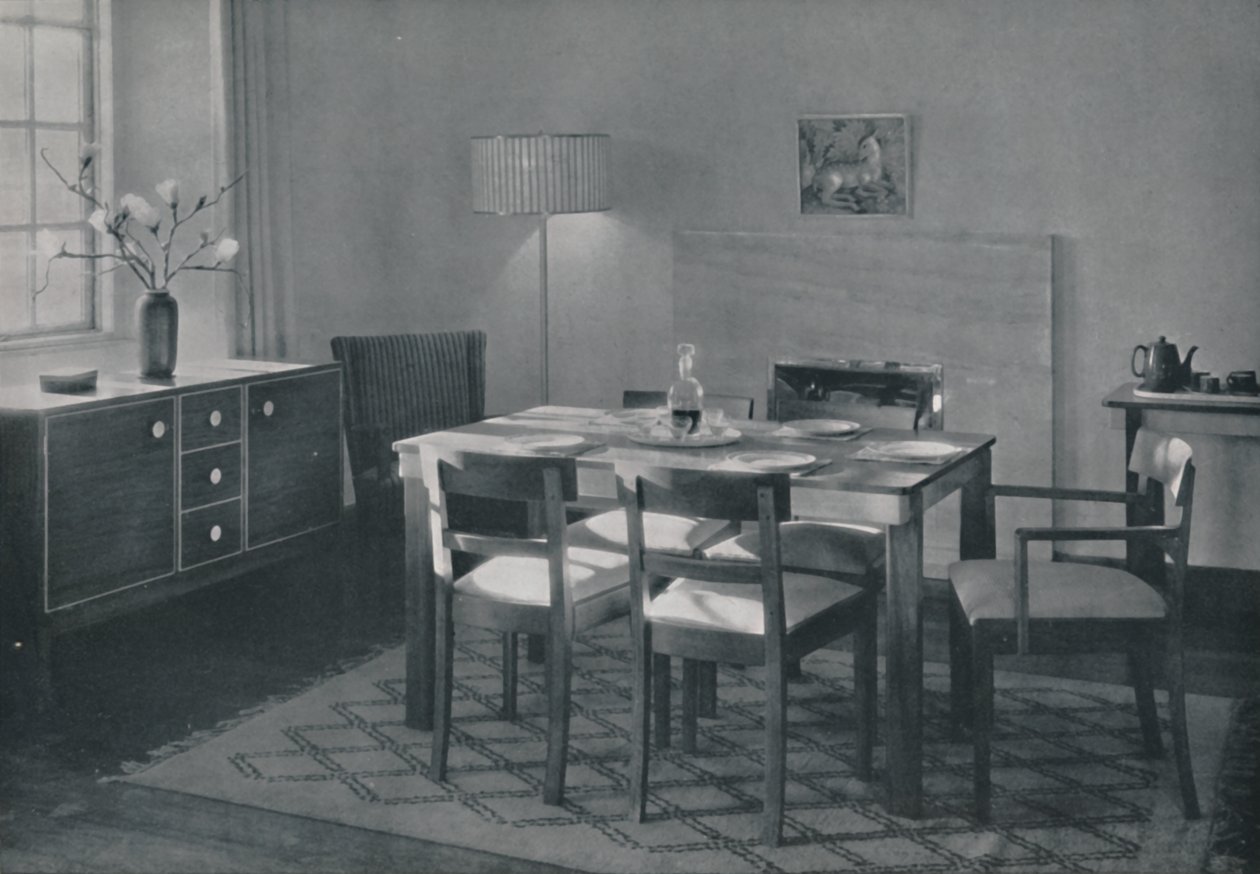 The Dining Room - Möbler i valnöt och platan, 1942. av Unbekannt