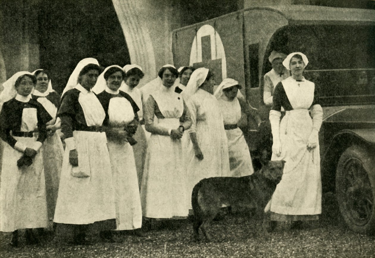 Hertiginnan av Westminster med sjuksköterskor, Le Touquet, första världskriget, 1914, c1920. av Unbekannt