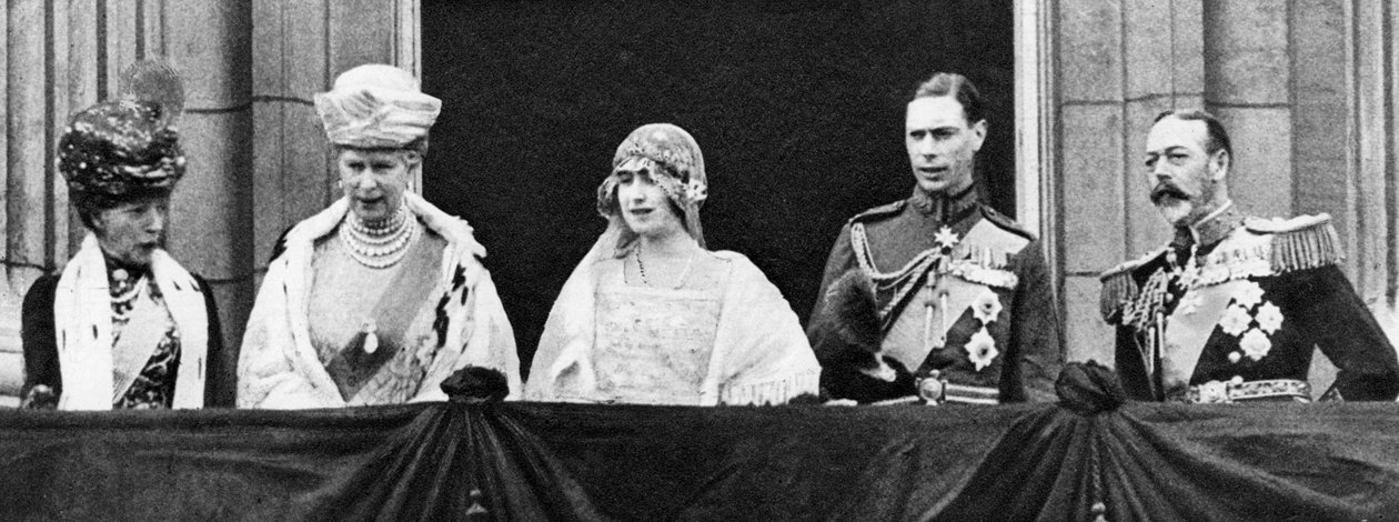 Hertigen och hertiginnan av York i Buckingham Palace efter deras äktenskap, april 1923 av Unbekannt