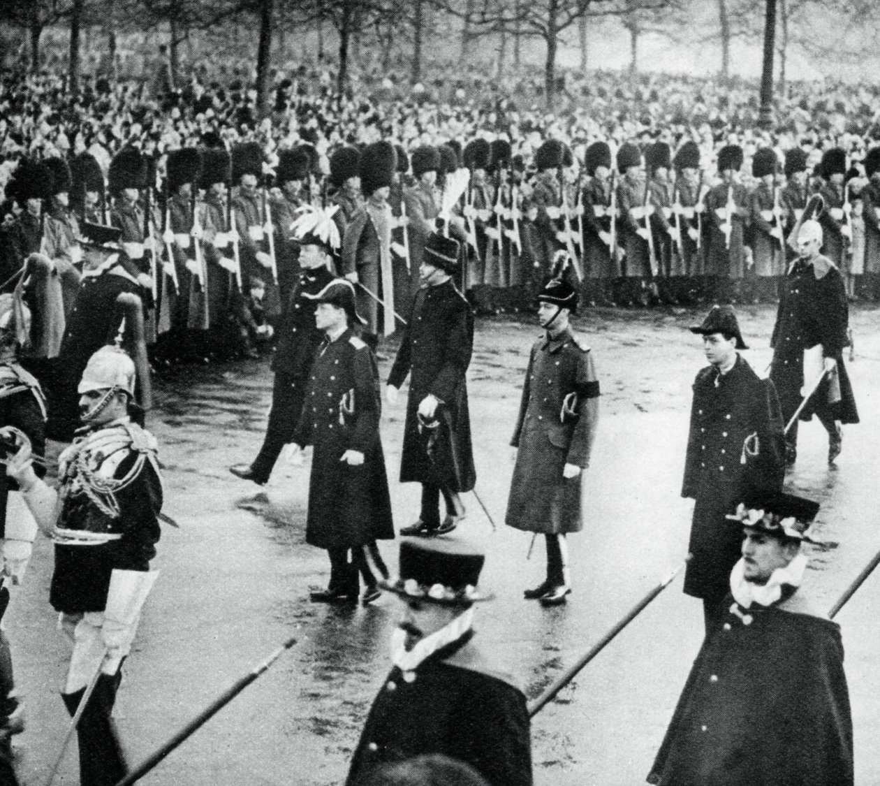 Hertigen av York i King George Vs begravningståg, 1936, 1937 av Unbekannt