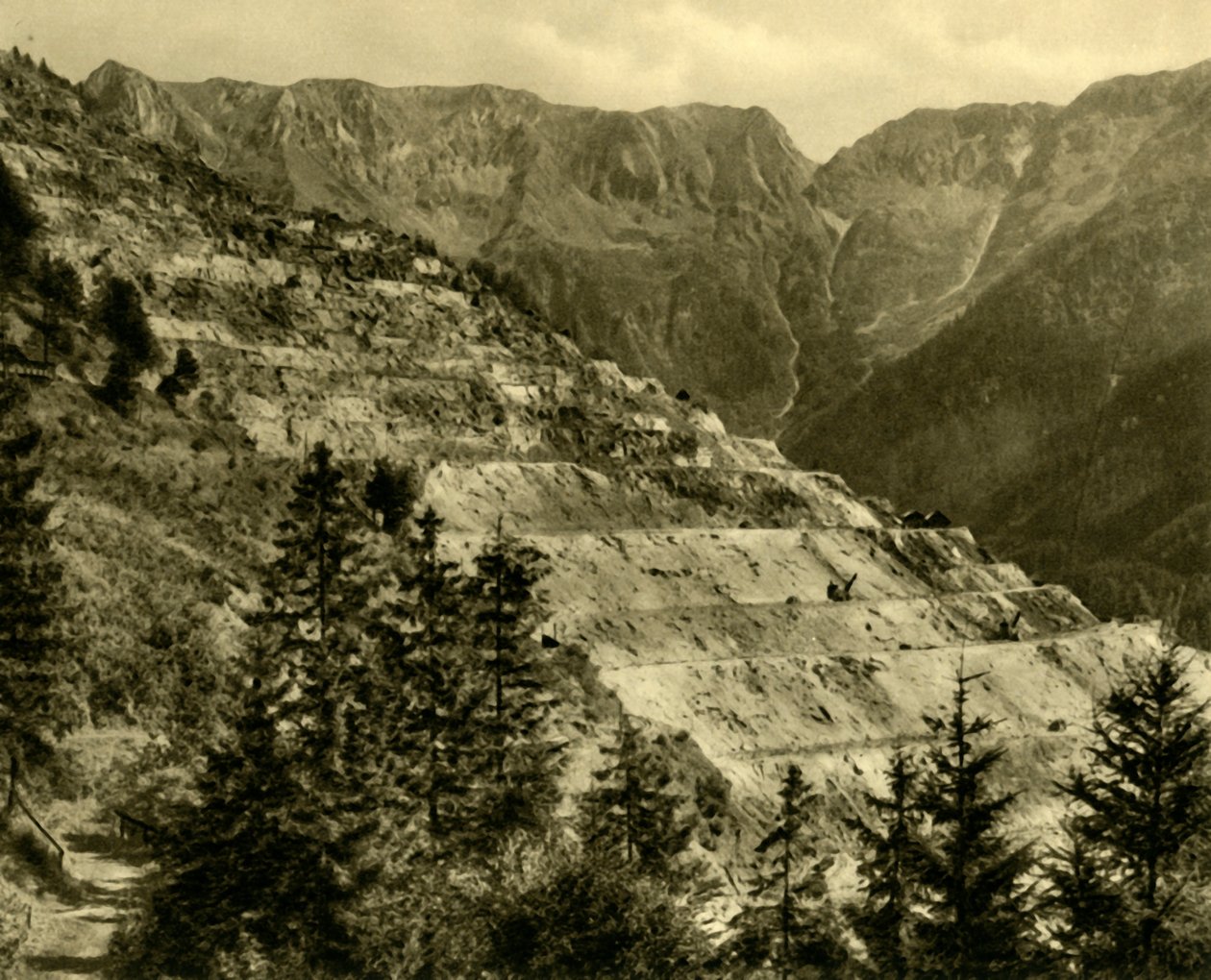 Erzberggruvan, Steiermark, Österrike, c1935. av Unbekannt
