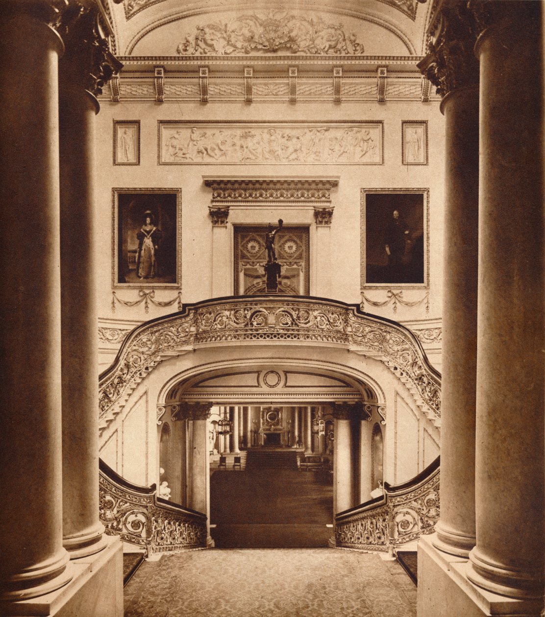 Den stora trappan i Buckingham Palace, 1935 av Unbekannt