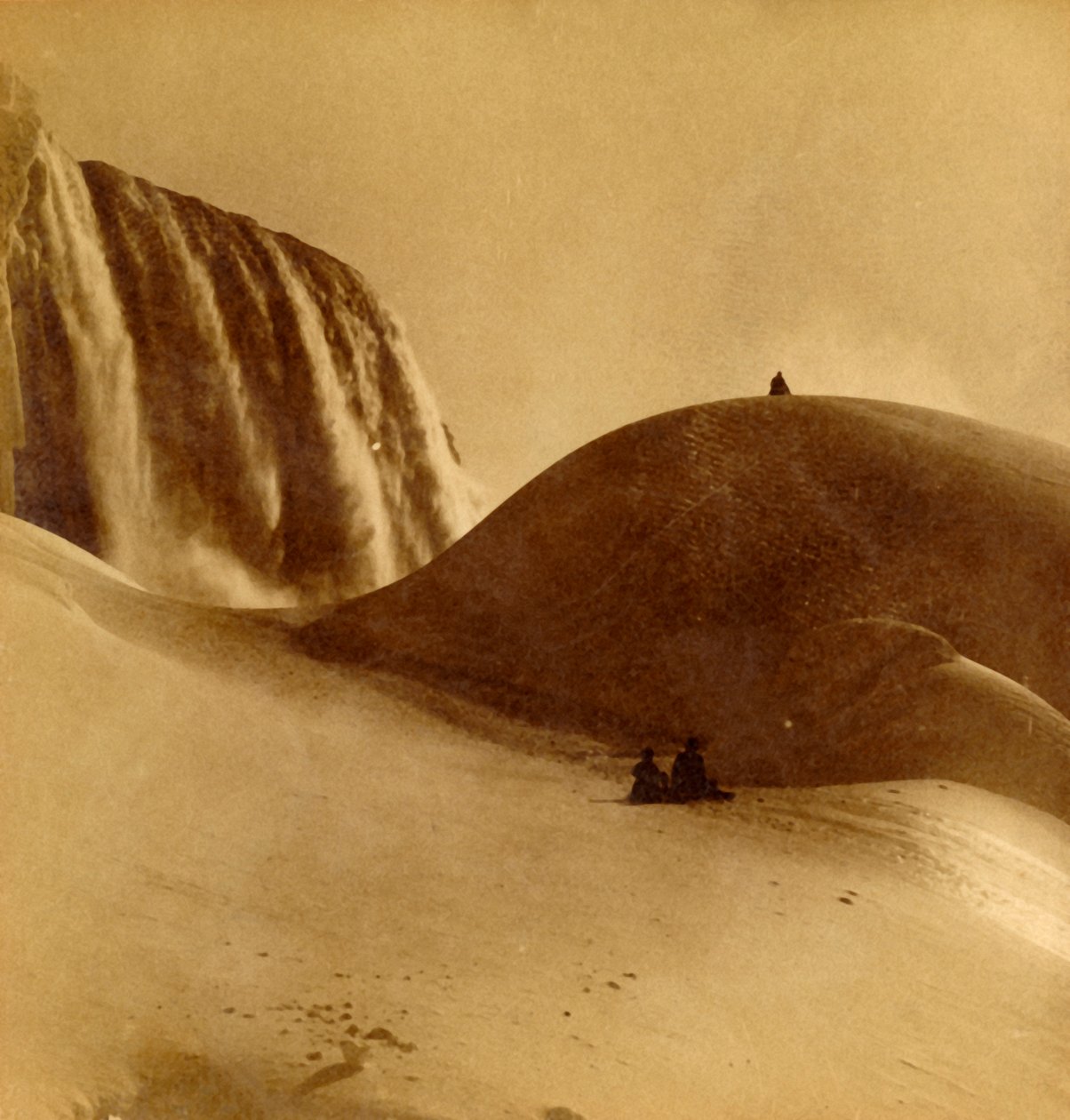 The Great Ice Mountain, Niagara, U.S.A., c1900. av Unbekannt