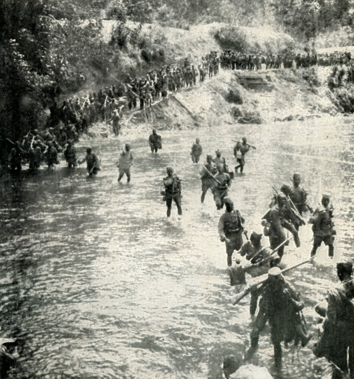 The Kings African Rifles korsar Ruwu River, Tyska Östafrika, 1919. av Unbekannt