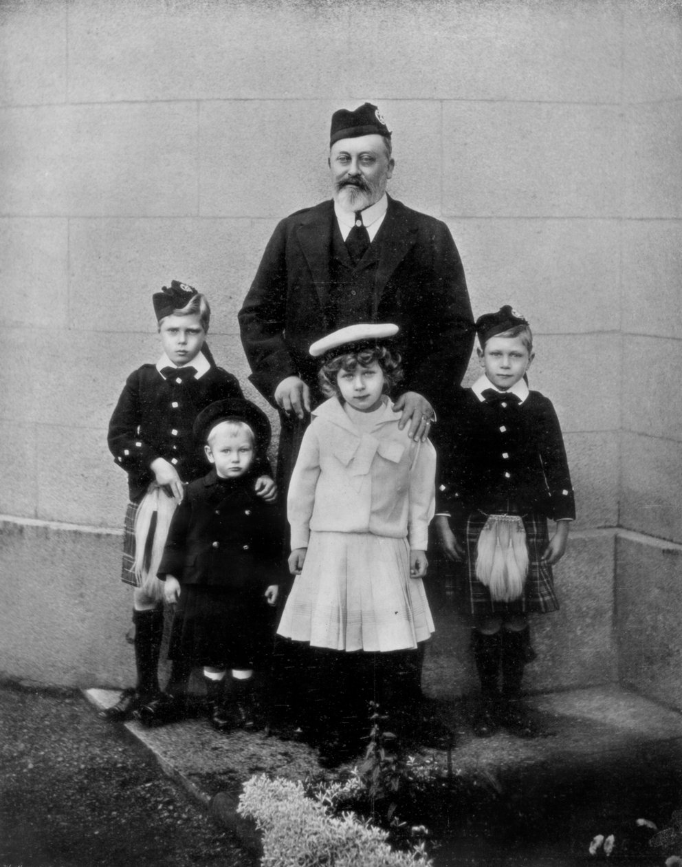 Den sene kungen och några av hans barnbarn, c19102-1910 1910 av Unbekannt