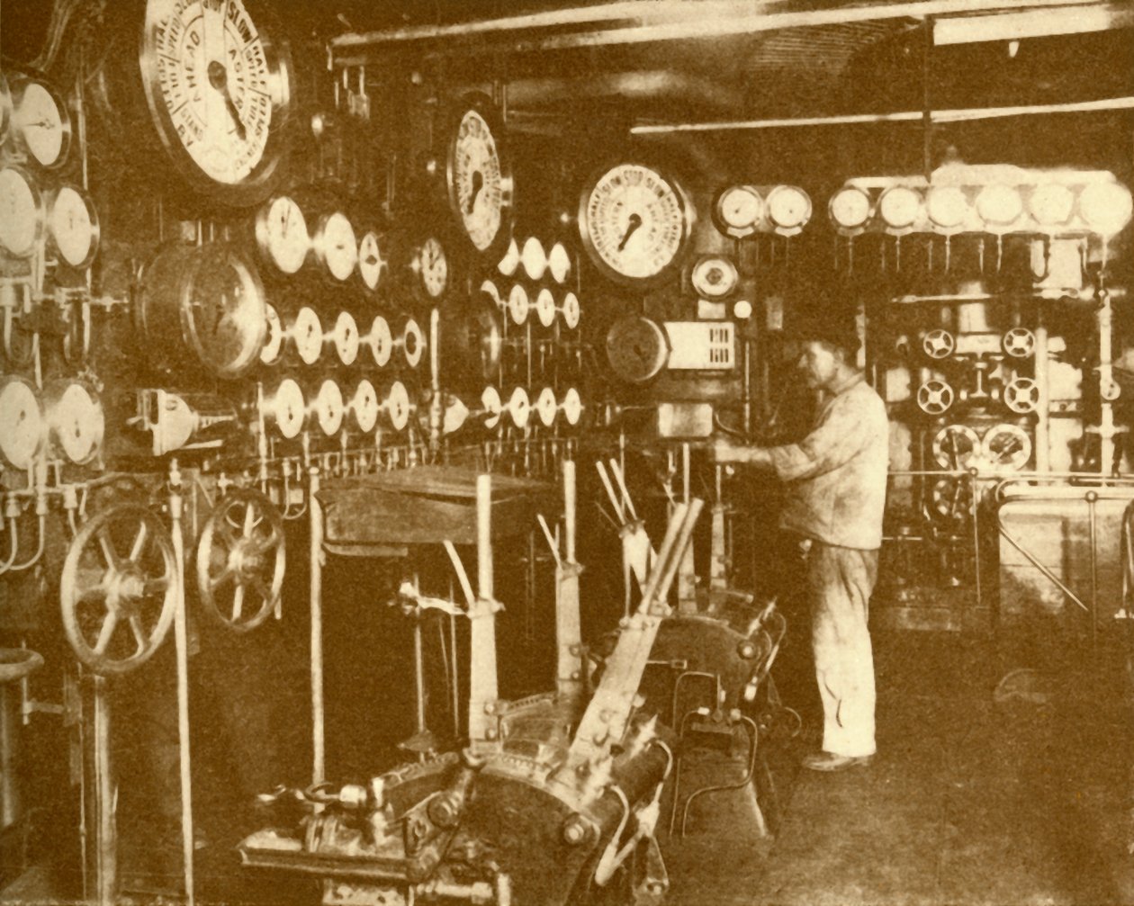 Aquitanias huvudmotorkontrollplattform, c1930. av Unbekannt