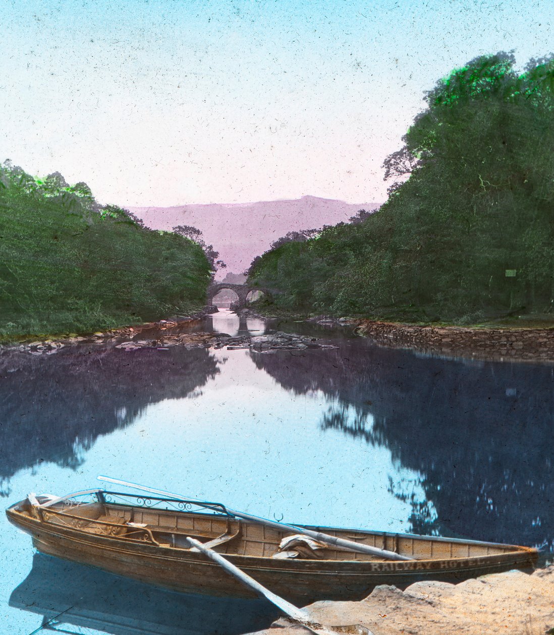 The Meeting of the Waters, Killarney, c1910 av Unbekannt