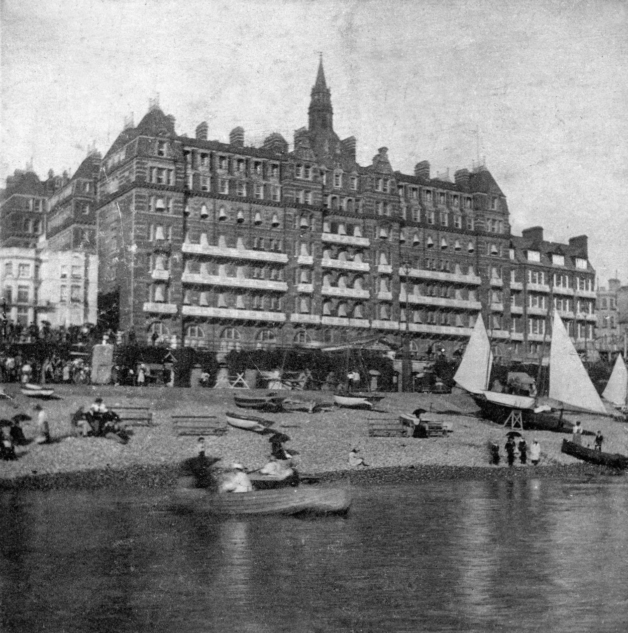 The Metropole Hotel, Brighton, East Sussex, sent 1800-tal av Unbekannt