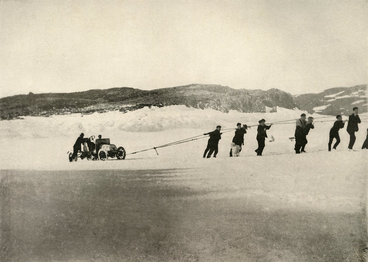 Motorbilen i mjuk snö, efter skeppets återkomst, c1908, 1909. av Unbekannt