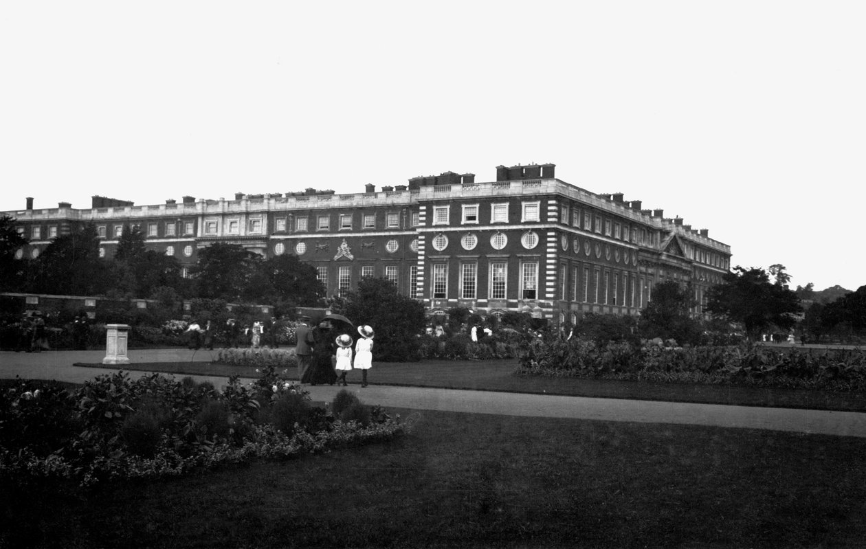 The Palace, Hampton Court, 1900-talet av Unbekannt
