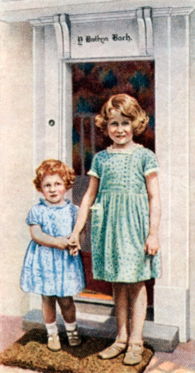Prinsessorna Elizabeth och Margaret Rose vid dörren till det lilla huset, 1933, c1935 av Unbekannt