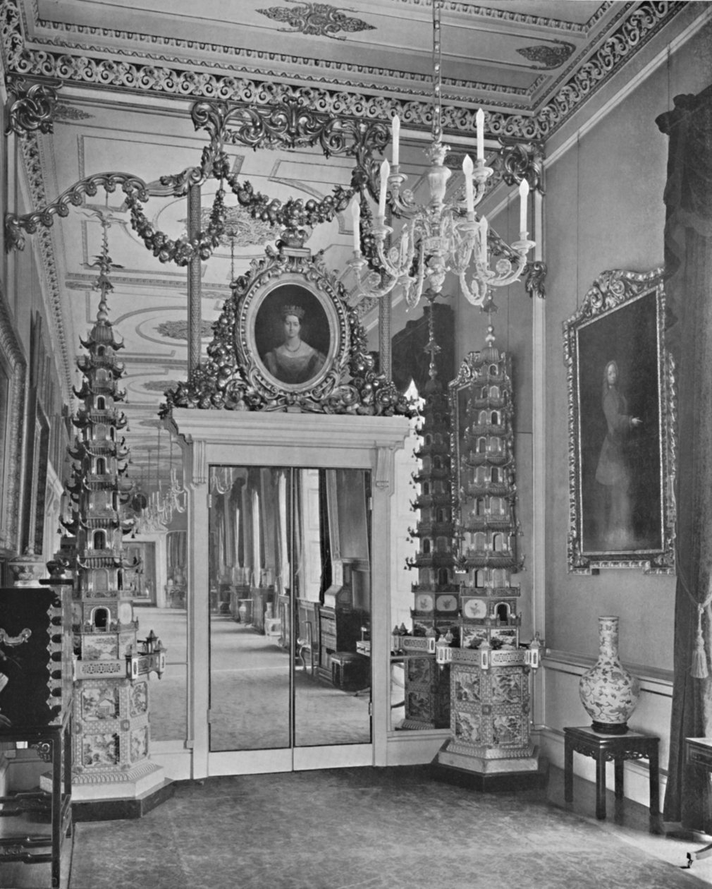 Huvudkorridoren, Buckingham Palace, South End, 1939 av Unbekannt