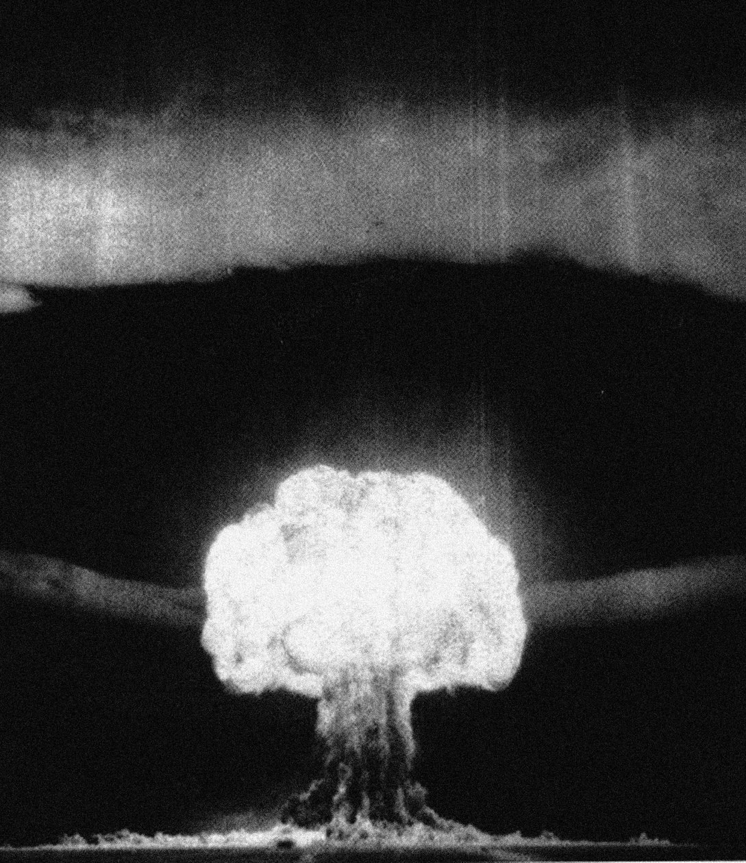 RDS-6s-enheten, det första sovjetiska testet av ett termonukleärt vapen kallat Joe 4 den 12 augusti 1953 av Unbekannt