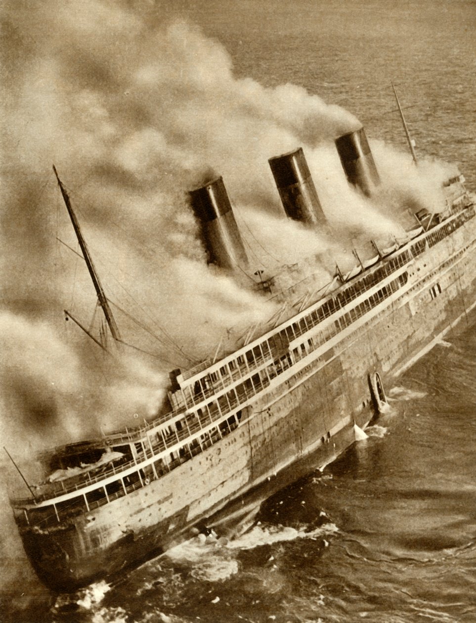 SS LAtlantique i brand, 1933, 1935. av Unbekannt