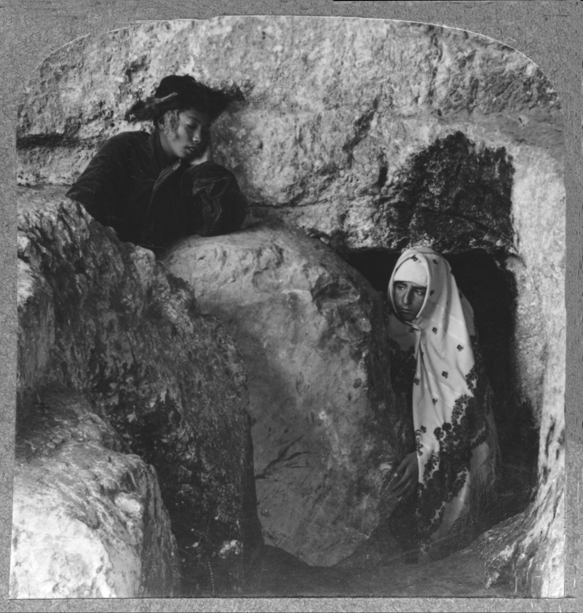 Kristi grav, som visar stenen, rullad bort, c1900 av Unbekannt