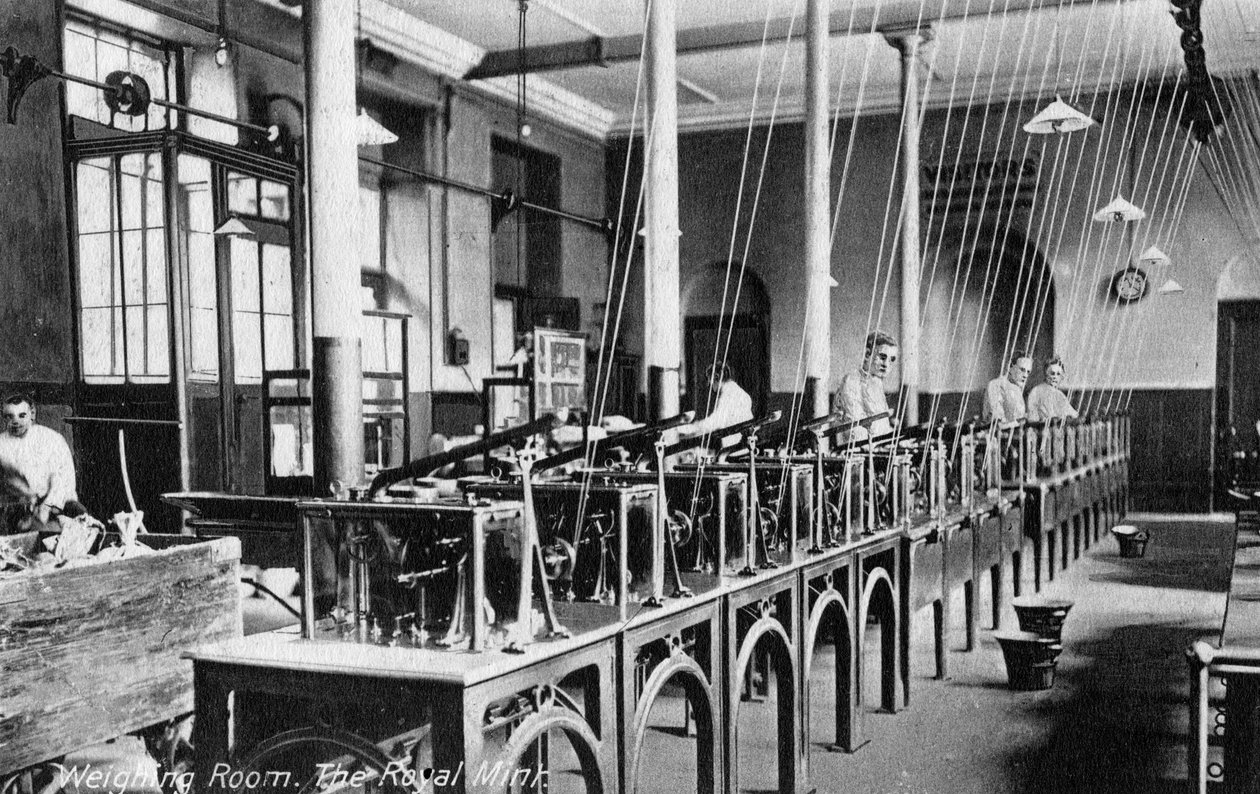 Vägningsrummet, Royal Mint, Tower Hill, London, 1900-talet av Unbekannt