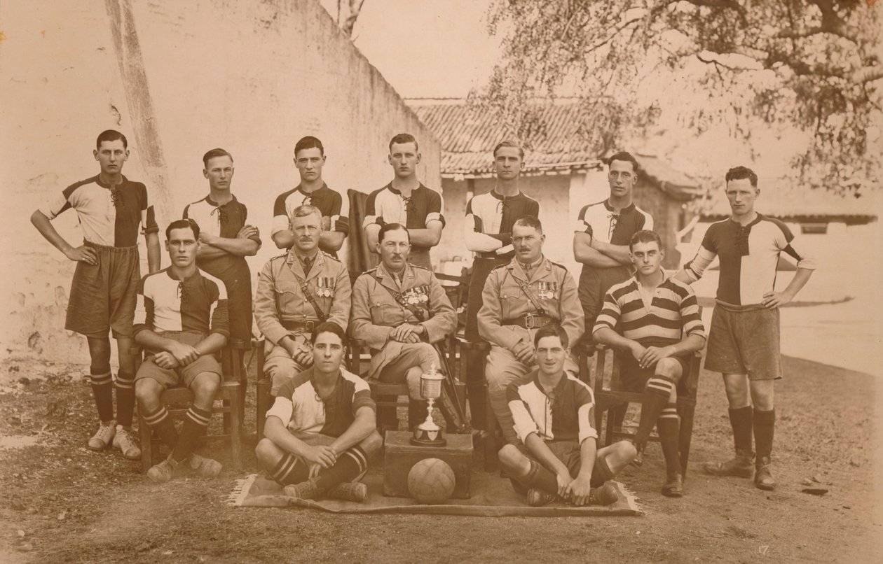 Young Soldiers Football Team i den första bataljonen, Queens Own Royal West Kent Regiment. P av Unbekannt