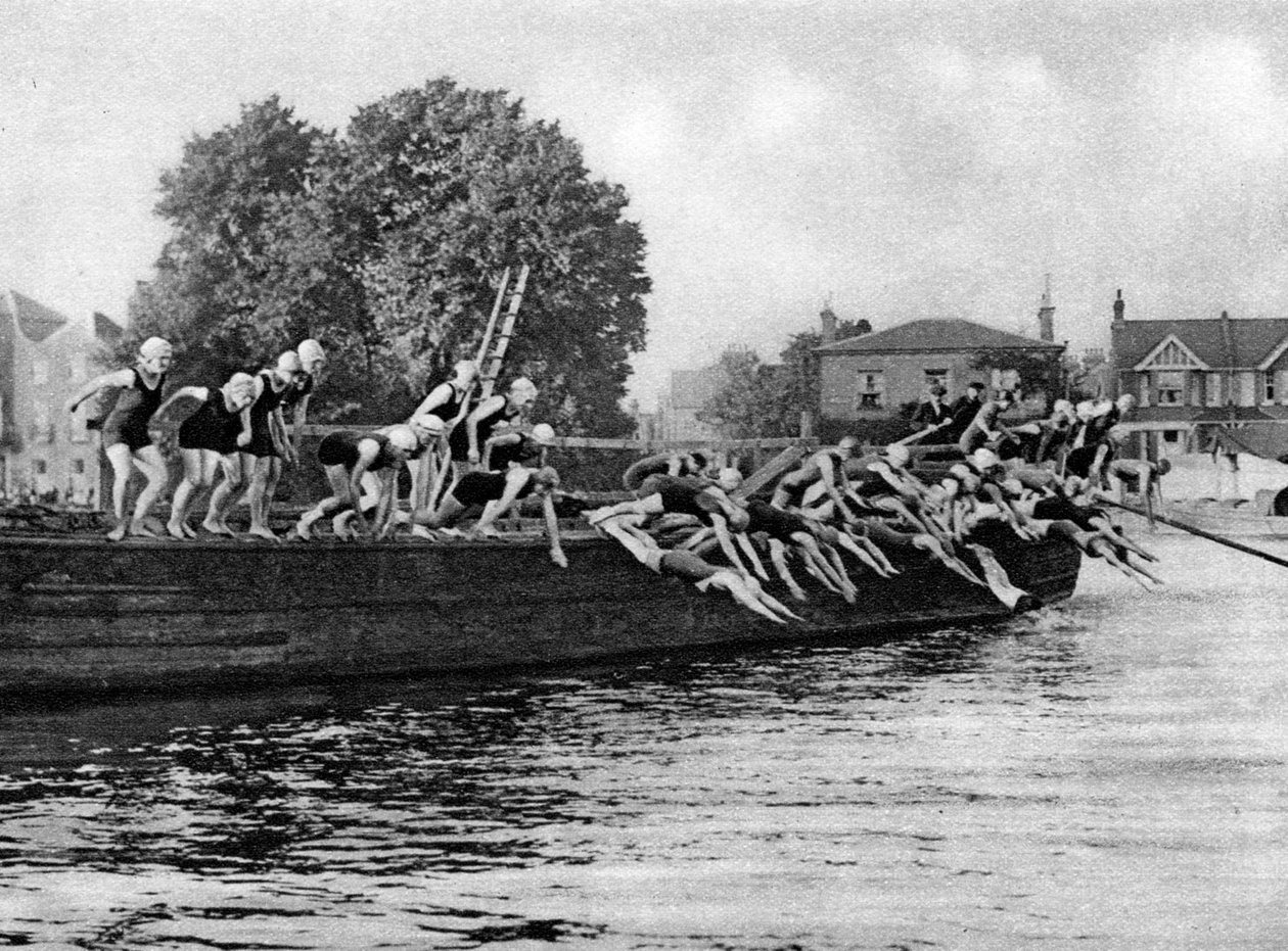 Det årliga simloppet Kew to Putney för damer, London, 1926-1927 av Unbekannt