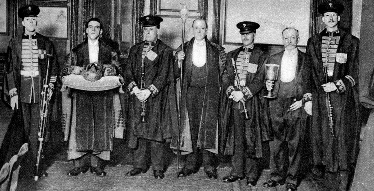 Den årliga ceremonin för att välja en ny mästare till Saddlers Company, London, 1926-1927 av Unbekannt