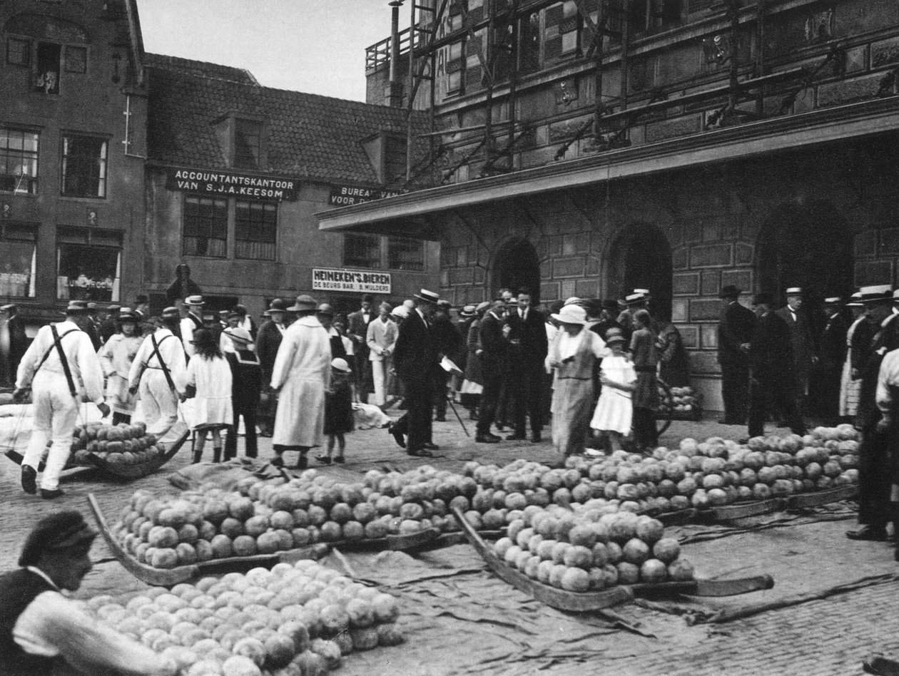 Ostmarknaden på fredag, Alkmaar, Nederländerna, c1934 av Unbekannt